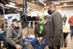 12 de enero de 2022: El senador Street recorrió la 106ª Pennsylvania Farm show hablando con vendedores, expositores y defensores de la agricultura local.  Más tarde, se reunió con una delegación de representantes de naciones africanas para discutir la posible cooperación para el desarrollo agrícola antes de sentarse para una entrevista con Russell Redding, Secretario de Agricultura de Pensilvania.