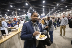 Enero de 2024: El Senador Sharif Street asiste al 108º Pennsylvania Farm Show. 