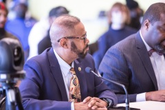 5 de noviembre de 2021: El Senador Street, junto con el recién formado Caucus bicameral de Prevención del Crimen y la Sheriff de Filadelfia Rochelle Bilal, celebró ayer una Cumbre de Prevención del Crimen y la Violencia en la Universidad Esperanza en el norte de Filadelfia.  Entre los testigos se encontraban el Fiscal de Distrito Larry Krasner, la Comisionada de Policía Danielle Outlaw, así como representantes de grupos comunitarios y estudiantiles.