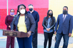 April 13, 2021: Sen. Street, along with Mayor Jim Kenney and other Philadelphia officials, held a news conference in North Philadelphia  today to announce 30 days of food distribution that will deliver 6,000 meals to local residents during the holy month of Ramadan. The program is a partnership between Street and Philabundance, the city’s leading hunger prevention organization.