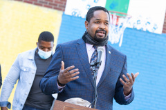 April 13, 2021: Sen. Street, along with Mayor Jim Kenney and other Philadelphia officials, held a news conference in North Philadelphia  today to announce 30 days of food distribution that will deliver 6,000 meals to local residents during the holy month of Ramadan. The program is a partnership between Street and Philabundance, the city’s leading hunger prevention organization.