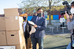 April 13, 2021: Sen. Street, along with Mayor Jim Kenney and other Philadelphia officials, held a news conference in North Philadelphia  today to announce 30 days of food distribution that will deliver 6,000 meals to local residents during the holy month of Ramadan. The program is a partnership between Street and Philabundance, the city’s leading hunger prevention organization.