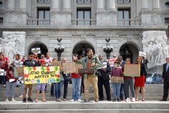 13 de abril de 2022: De niños pequeños a borlas: Concentración por una financiación justa y completa de la educación