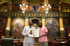 18 de junio de 2019: El Senador Sharif Street honra a Isaac Hamm III de IM3 Media, quien ha realizado un trabajo significativo a nivel nacional para honrar, celebrar y preservar el legado de la Música Negra en los Estados Unidos.