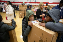 Campaña de regalos navideños de Meek Mill