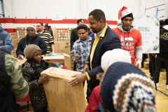 Meek Mill holiday gift drive