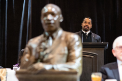 20 de enero de 2020: El senador Sharif Street asiste a la ceremonia nacional de repique de campanas del Día de MLK y al 37.º almuerzo anual benéfico y de entrega de premios.