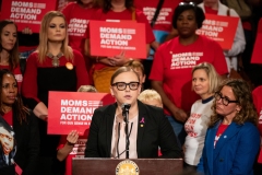 4 de Octubre de 2023: El senador Sharif Street se unió a sus colegas y a la directora ejecutiva de Moms Demand Action, Angela Ferrell-Zabala, y a más de 100 defensores de la seguridad de las armas en el Statehouse para llamar a la acción sobre la seguridad de las armas durante el Día Anual de Defensa.
