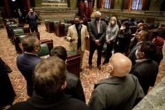 25 de enero de 2022 - El senador Sharif Street y el senador Tim Kearney homenajearon a la Iniciativa de Ayuda Musulmana (MAI), una organización sin ánimo de lucro creada por sus electores en respuesta a la pandemia de COVID-19 en marzo de 2020, en una ceremonia de reconocimiento en el pleno del Senado de Pensilvania.