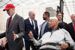14 de octubre de 2022: El senador Street se unió al senador estadounidense Bob Casey y al gobernador Tom Wolf para anunciar más de 20 millones de dólares en subvenciones para la terminal marítima Tioga de PhilaPort.