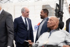14 de octubre de 2022: El senador Street se unió al senador estadounidense Bob Casey y al gobernador Tom Wolf para anunciar más de 20 millones de dólares en subvenciones para la terminal marítima Tioga de PhilaPort.