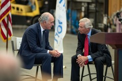14 de octubre de 2022: El senador Street se unió al senador estadounidense Bob Casey y al gobernador Tom Wolf para anunciar más de 20 millones de dólares en subvenciones para la terminal marítima Tioga de PhilaPort.