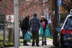 11 de marzo de 2024: Senator Street y Philabundance distribuyen durante el Ramadán.