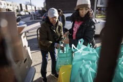 11 de marzo de 2024: Senator Street y Philabundance distribuyen durante el Ramadán.