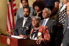 June 19, 2019:  Senator Street joins the Diasporic Alliance for Cannabis Opportunities (DAC), Minorities for Medical Marijuana (M4MM) and other cannabis advocates to emphasize the importance of social equity, expungement of records and financial and technical support for communities who’ve been ravaged by the War on Drugs.