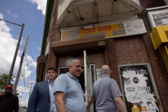 29 de mayo de 2024: El senador estatal Sharif Street y los miembros del grupo de trabajo Stop and Go llevaron a cabo una reunión y un recorrido por los establecimientos Stop and Go locales.