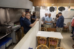 29 de mayo de 2024: El senador estatal Sharif Street y los miembros del grupo de trabajo Stop and Go llevaron a cabo una reunión y un recorrido por los establecimientos Stop and Go locales.