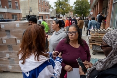 9 de noviembre de 2023:  El senador Street organiza su reparto anual de pavos.
