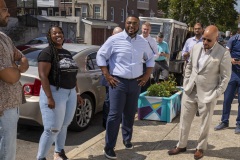 13 de julio de 2023: El Senador Sharif Street se une al Vicegobernador Austin Davis en su Gira por Comunidades más Seguras en Filadelfia.