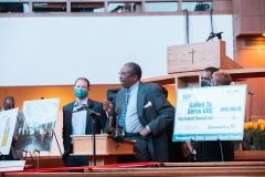 14 de abril de 2022: El senador Street presentó una subvención estatal de 500.000 dólares al CDC Llamado a Servir de la Iglesia Bautista Zion para financiar las renovaciones y el desarrollo del Centro Comunitario Rev. Leon H. Sullivan.